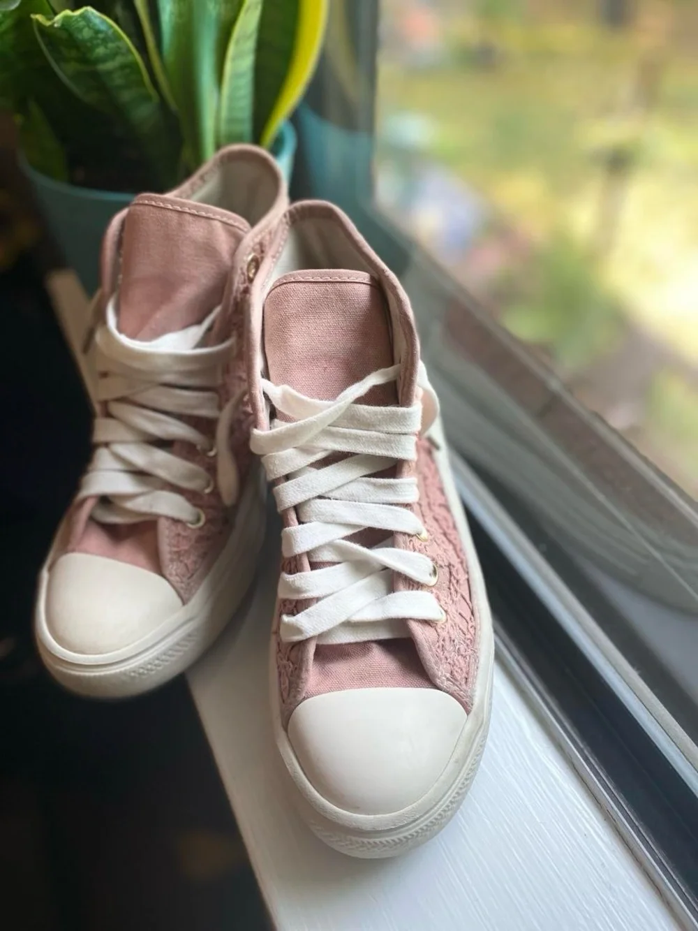 Converse Kids Pink Lace High-Top Platform Sneakers